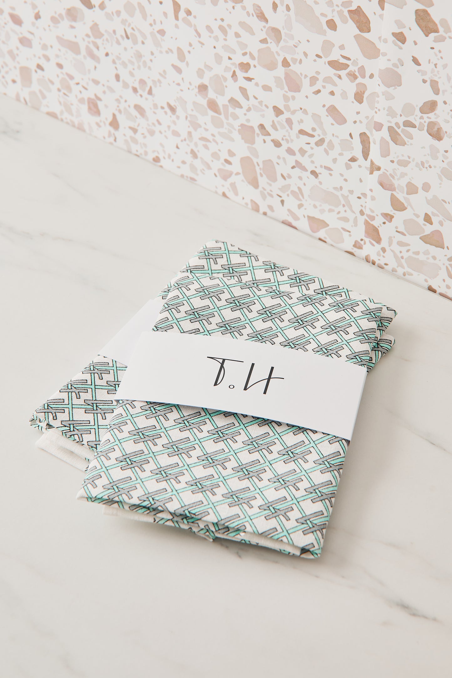 🎁 Tea Towel (100% off)