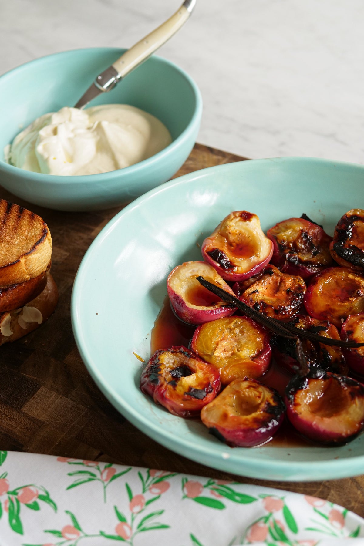Caramelised Peaches with Brioche or Tsoriki