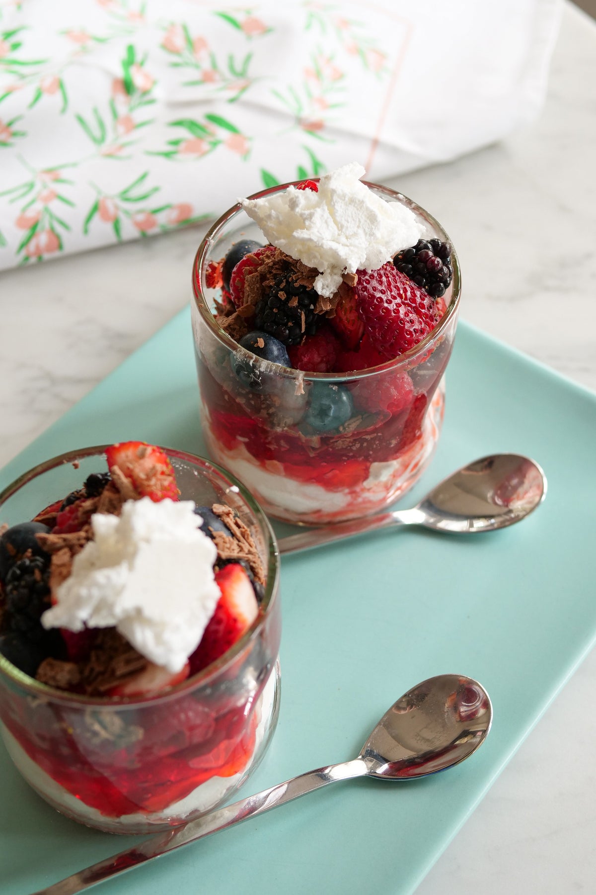 Easy, No-Cook Christmas Parfaits