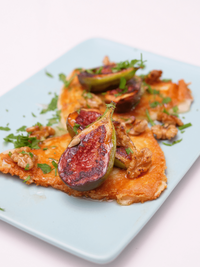 Greek  Saganaki with fresh fig and walnuts