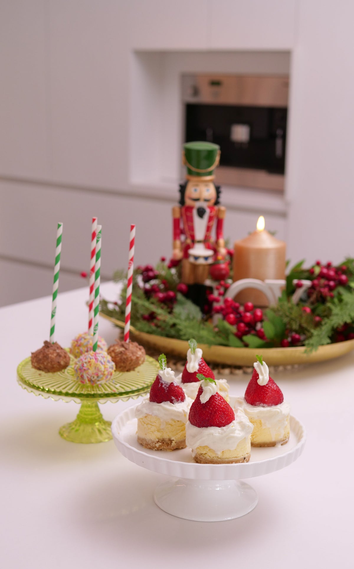 Christmas Cheesecake Hats & Pops