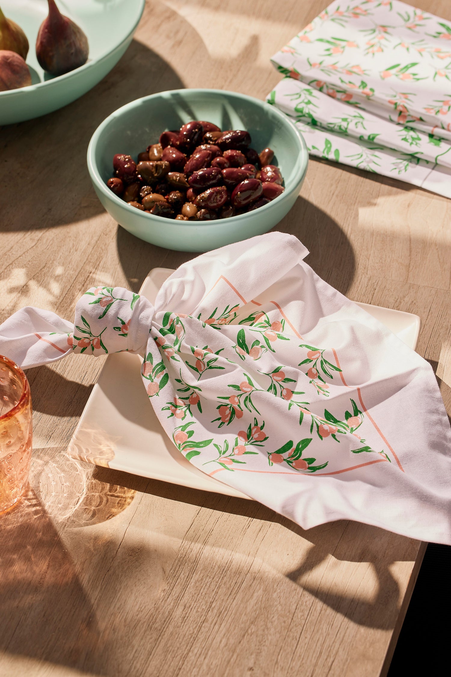 Table & Kitchen Linens